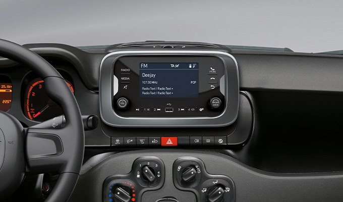 Panda_Exterior-Interior_choose-connection-5-display-radio-desktop-680×400